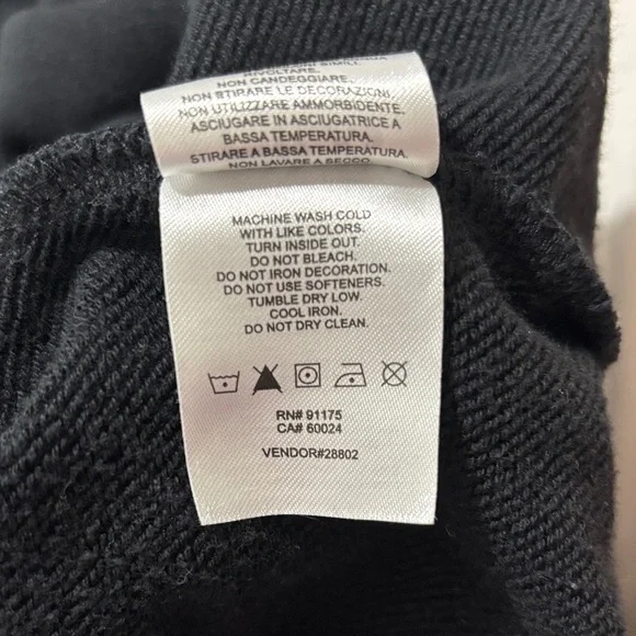 Fila Black Crewneck with Colorful Logo/ French Terry  sweatshirt size L - Picture 9 of 9